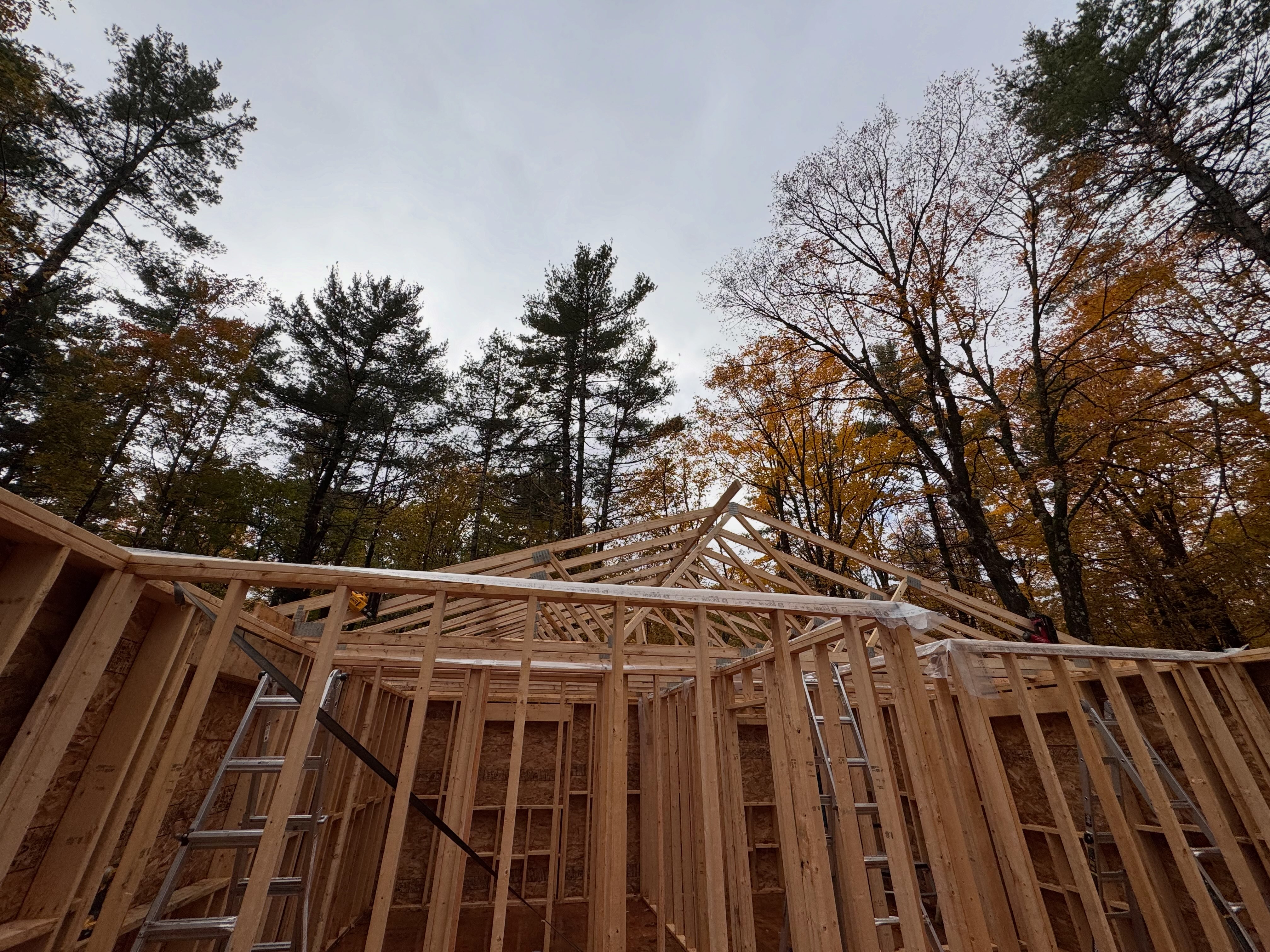 Let’s raise the roof 🙌 we are one step closer to being closed in for the winter